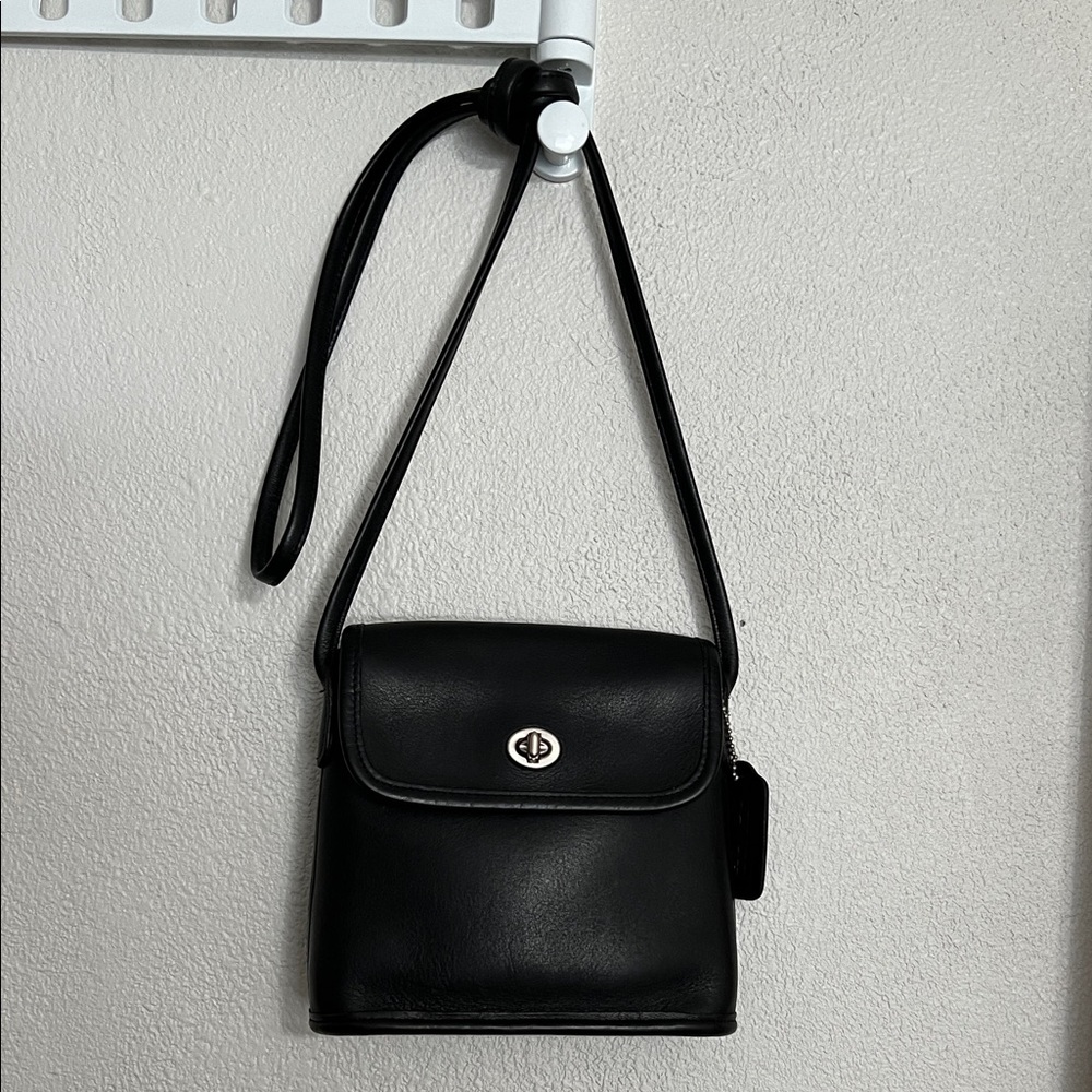 Coach Vintage Costa Rican Black Leather 9049 Tango Bag